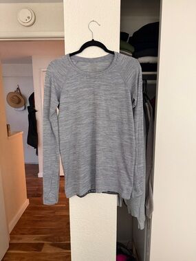 Lululemon Light Gray Striped Long Sleeve Top